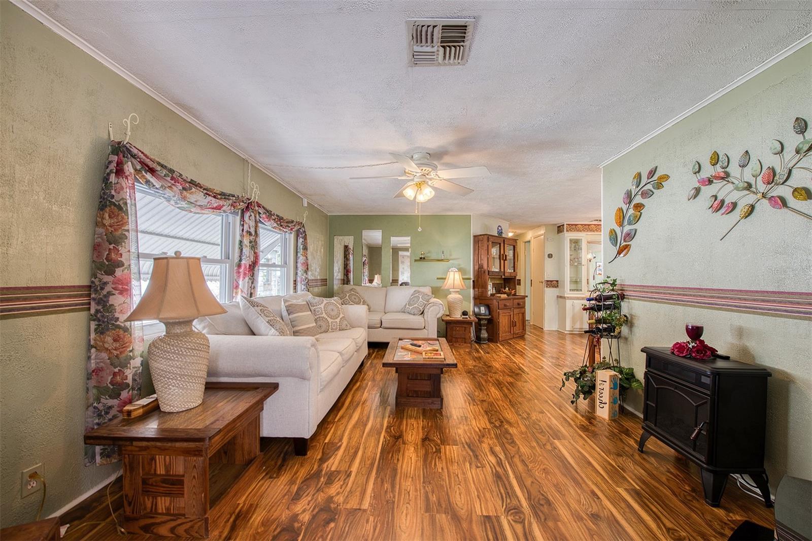 Image 6 of 42 For 192 Blue Marlin Drive