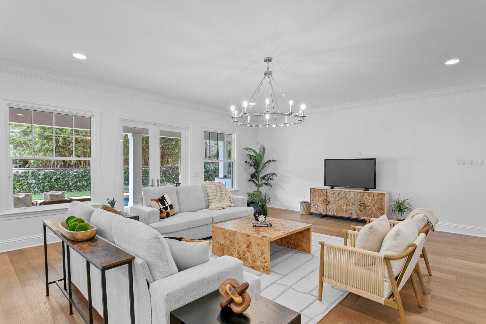 Listing photo id 9 for 4309 Beachway Drive
