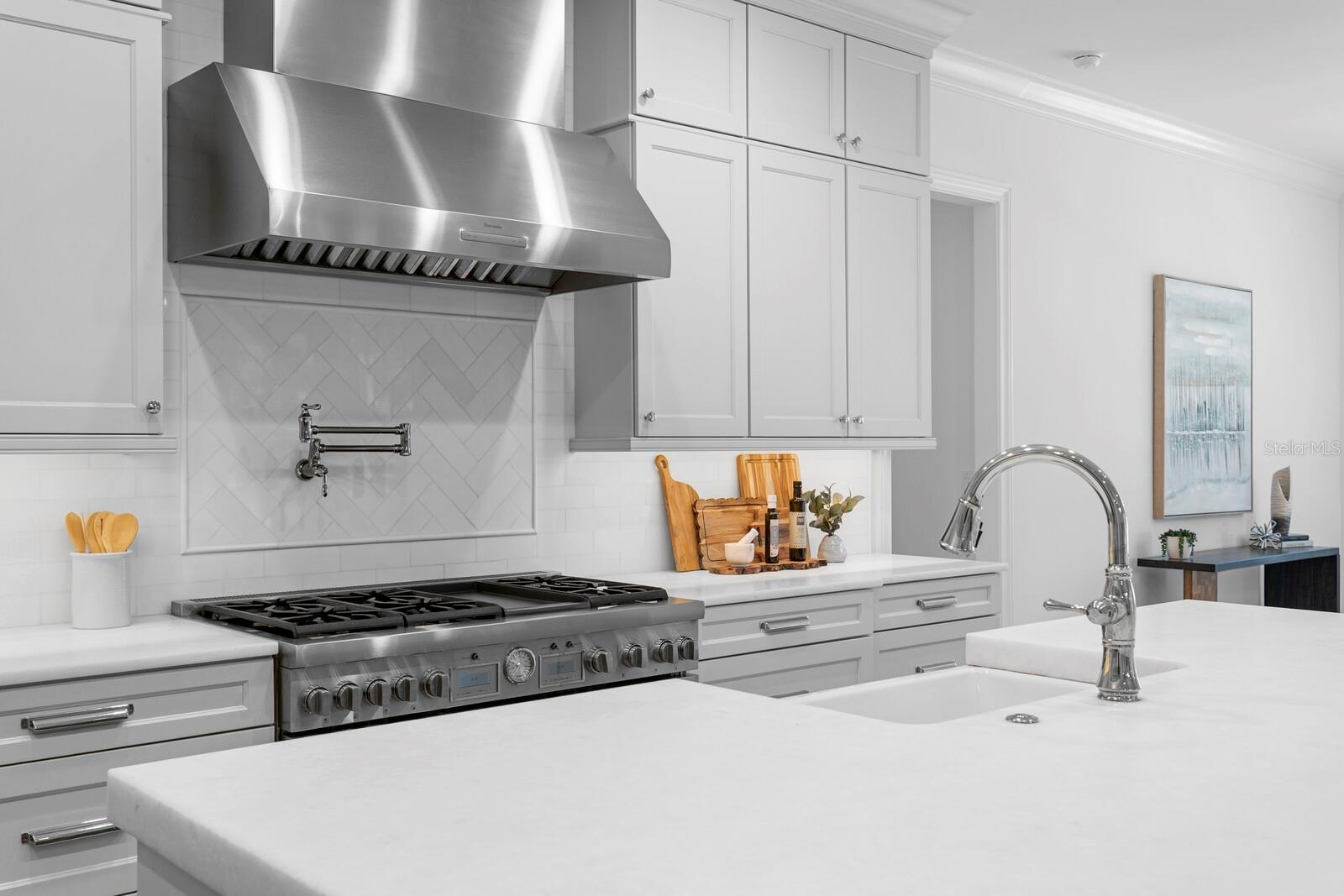 Listing photo id 15 for 4309 Beachway Drive