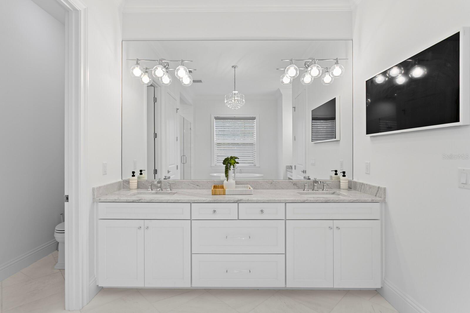 Listing photo id 37 for 4309 Beachway Drive