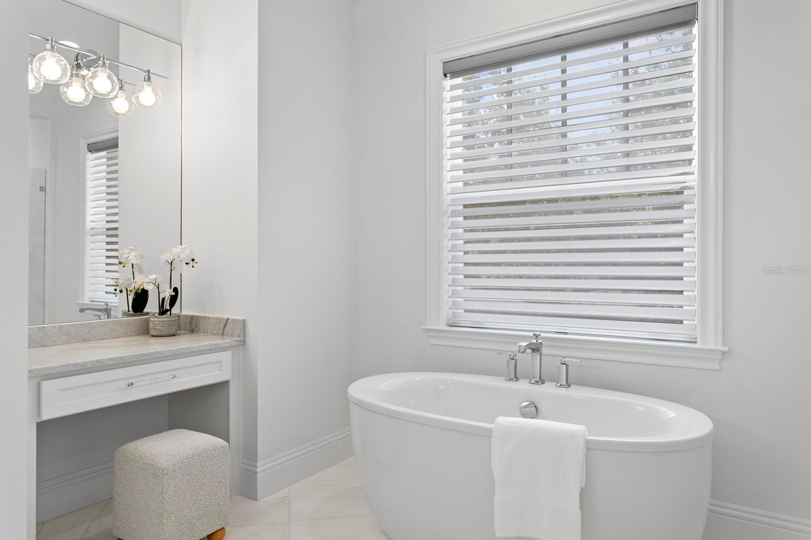 Listing photo id 38 for 4309 Beachway Drive