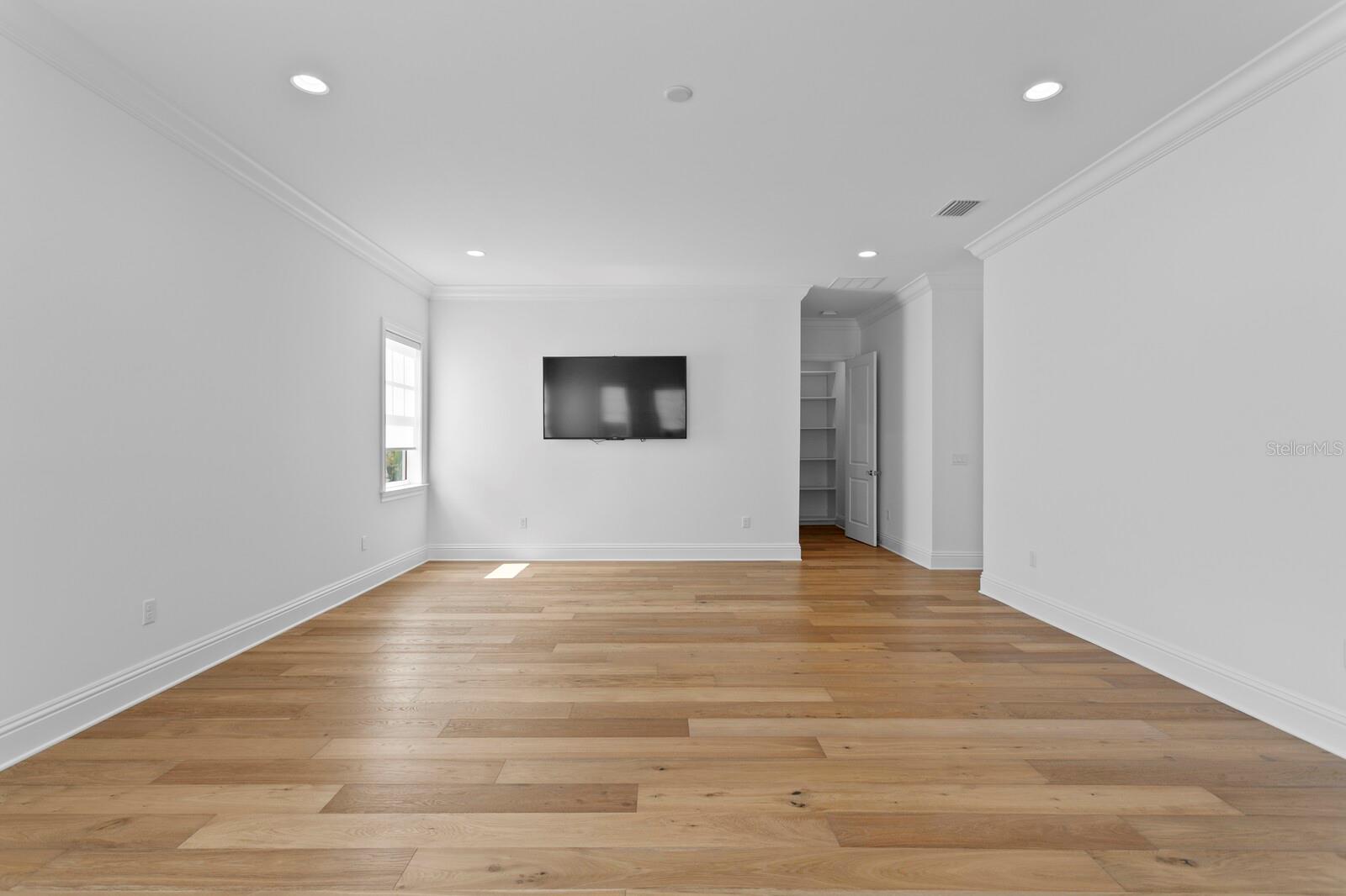 Listing photo id 42 for 4309 Beachway Drive