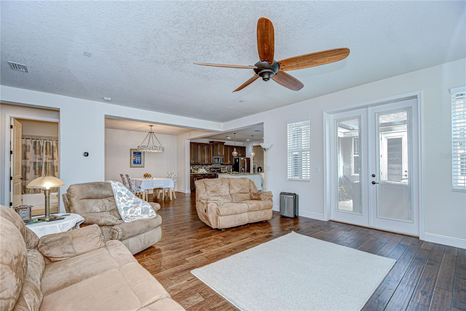Image 10 of 81 For 7013 Briarhill Court
