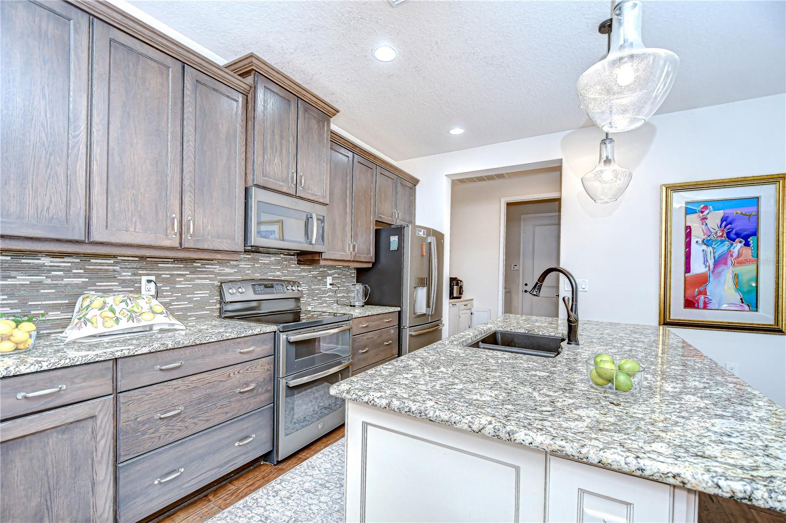 Image 15 of 81 For 7013 Briarhill Court