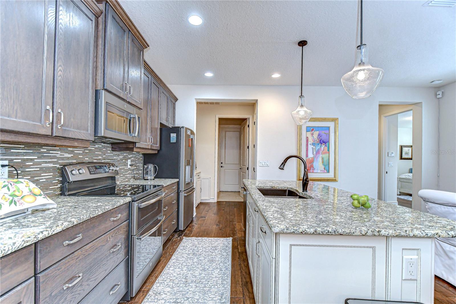 Image 16 of 81 For 7013 Briarhill Court
