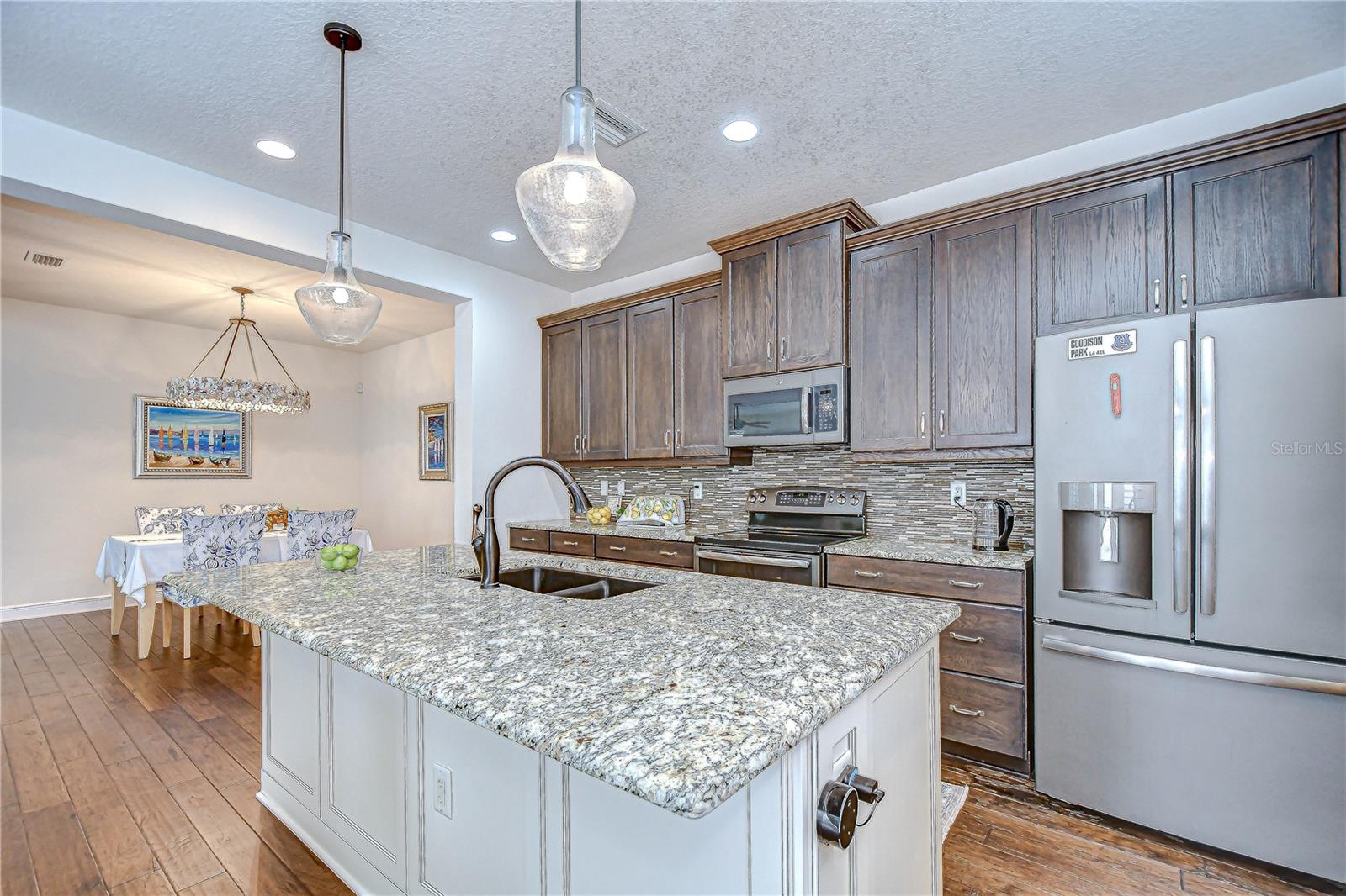 Image 18 of 81 For 7013 Briarhill Court