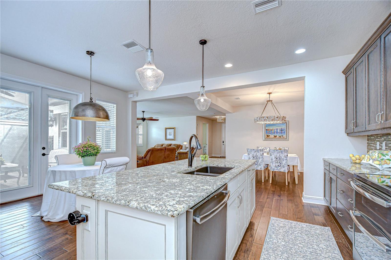 Image 20 of 81 For 7013 Briarhill Court
