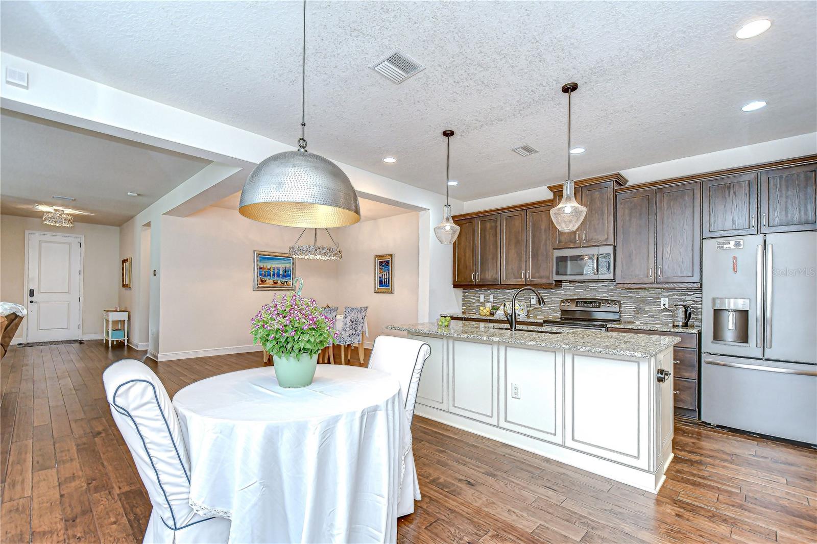 Image 22 of 81 For 7013 Briarhill Court