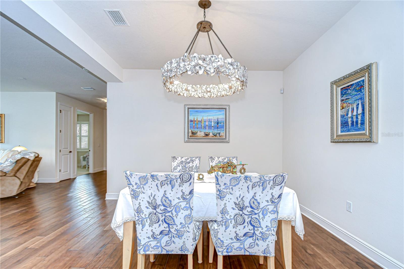 Image 26 of 81 For 7013 Briarhill Court