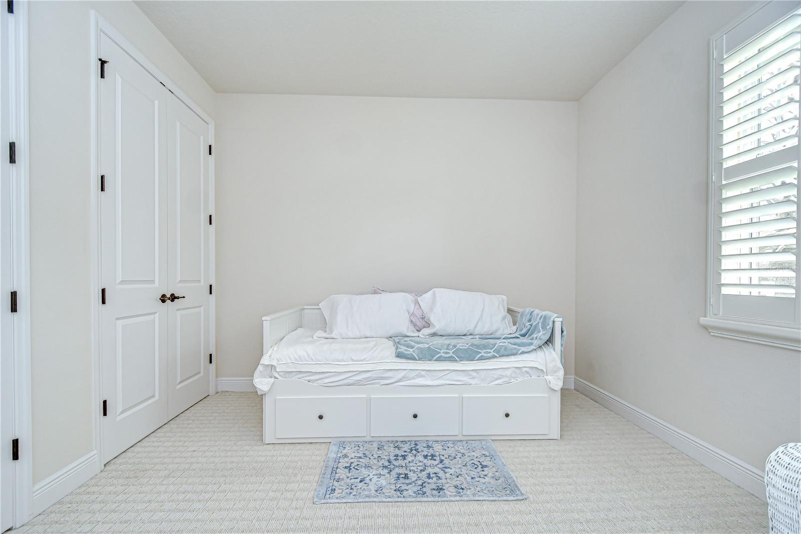 Image 29 of 81 For 7013 Briarhill Court