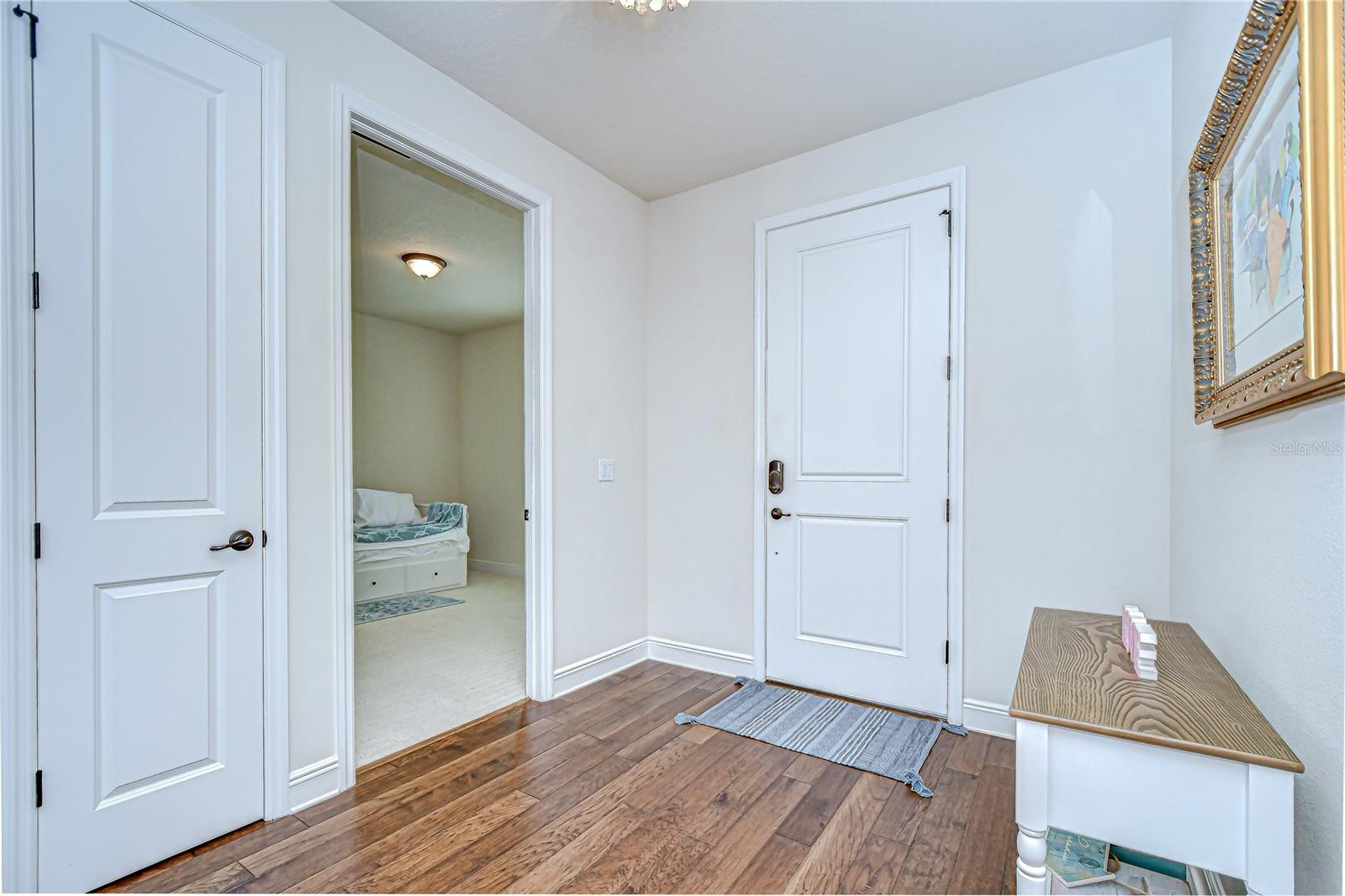 Image 6 of 81 For 7013 Briarhill Court
