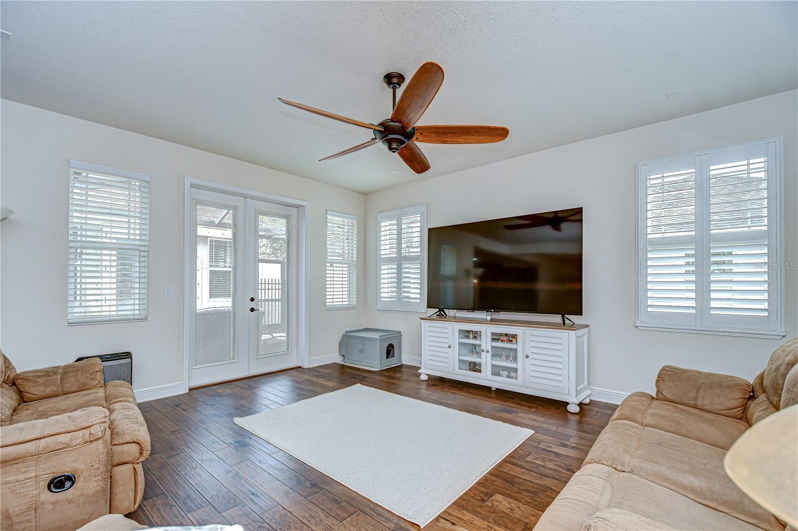 Image 9 of 81 For 7013 Briarhill Court