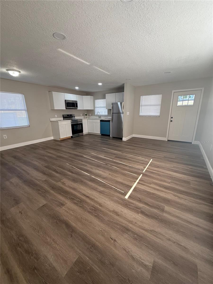 Image 2 of 3 For 305 Emma Street