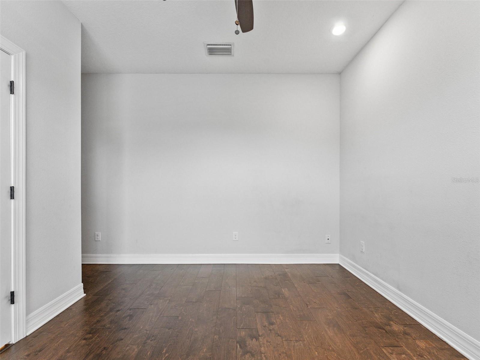 Image 21 of 41 For 3421 Horatio Street 109