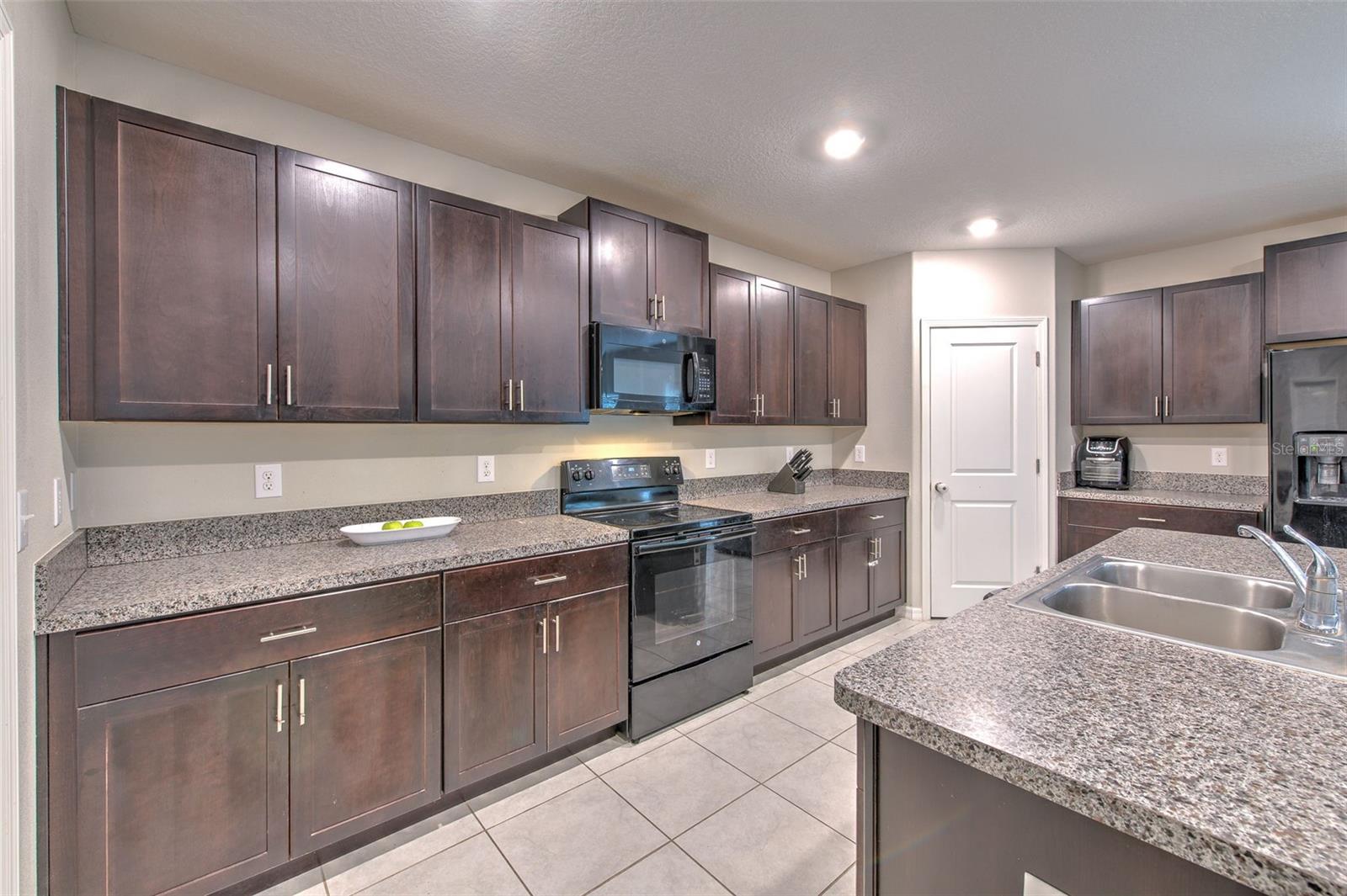 Image 11 of 35 For 10210 White Linen Avenue
