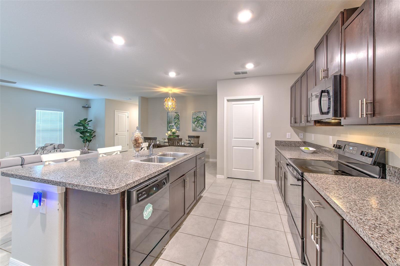 Image 12 of 35 For 10210 White Linen Avenue