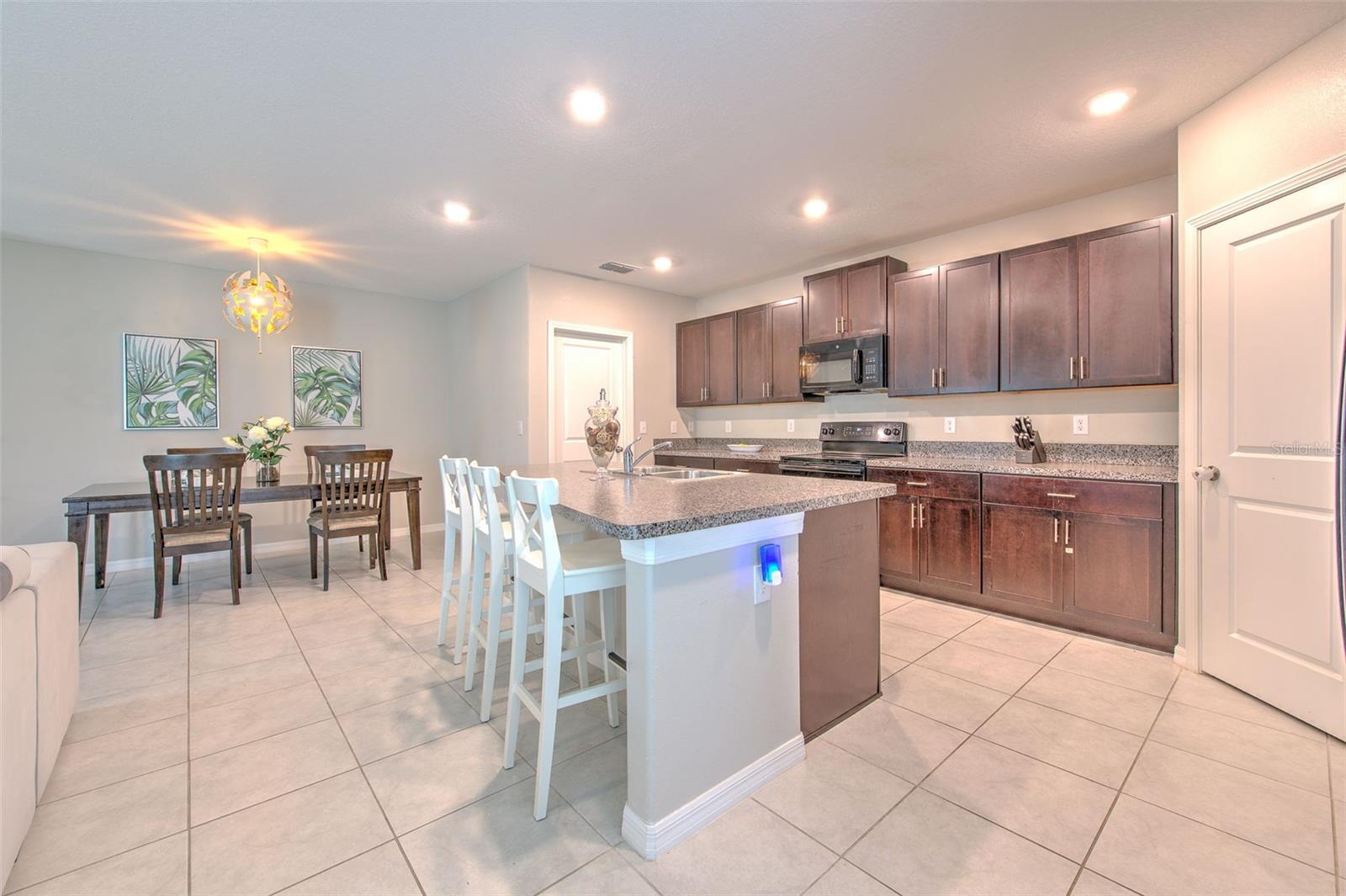 Image 13 of 35 For 10210 White Linen Avenue