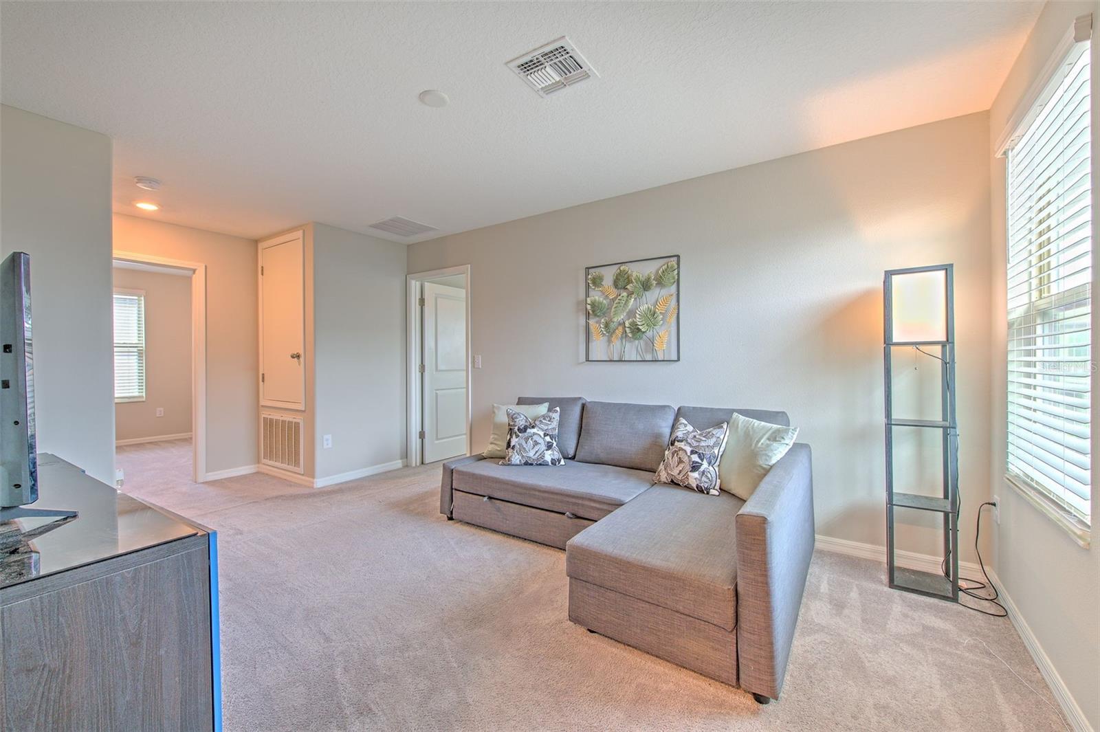 Image 18 of 35 For 10210 White Linen Avenue