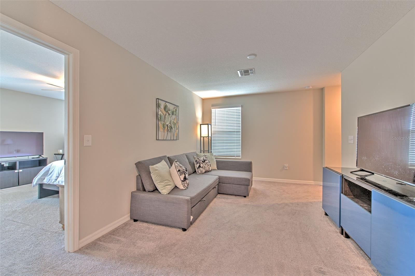 Image 19 of 35 For 10210 White Linen Avenue