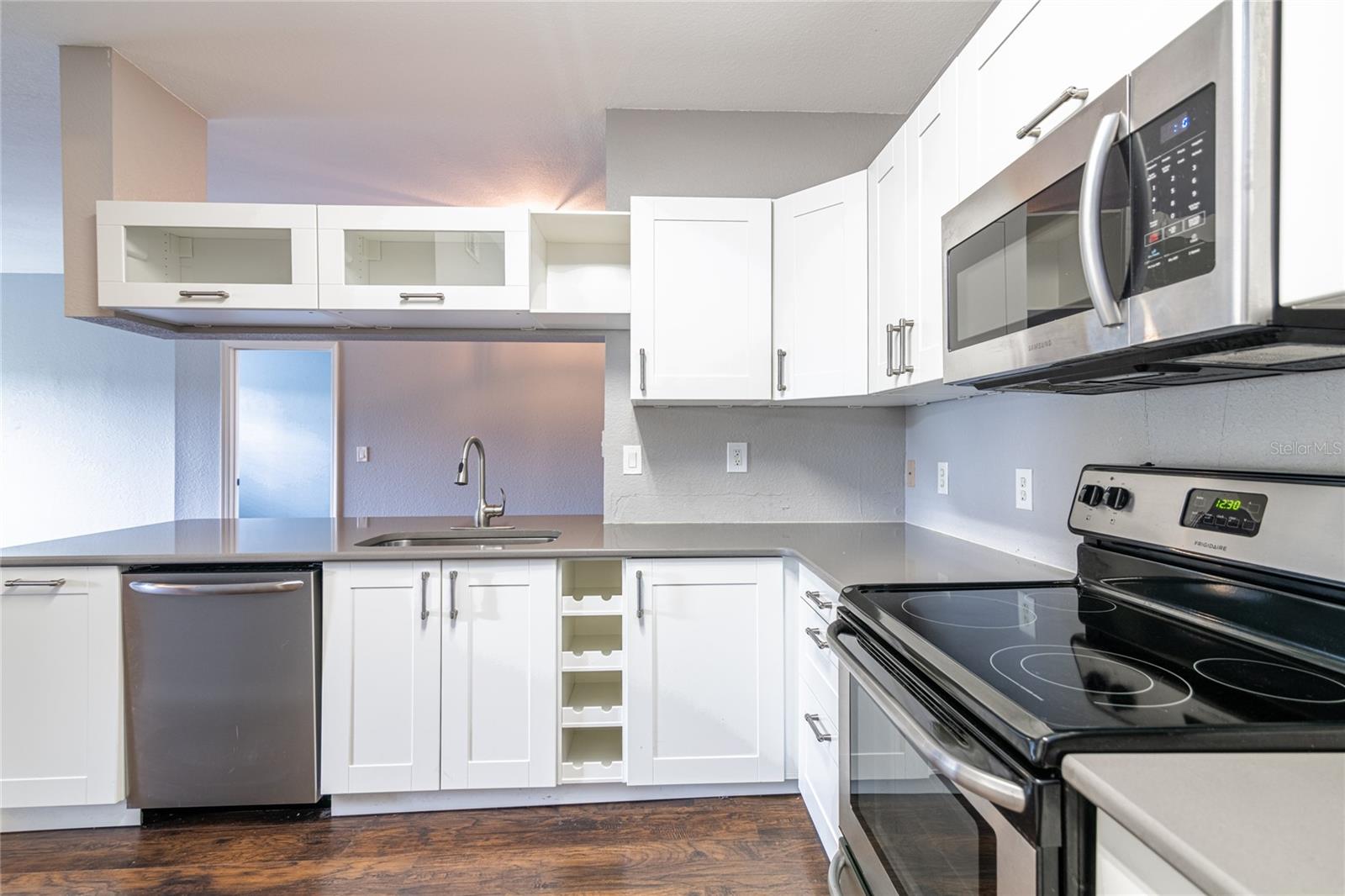 Image 15 of 40 For 13204 Sanctuary Cove Drive 303