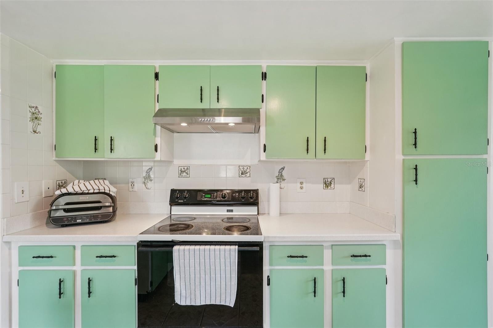 Image 10 of 51 For 1604 Leland Drive