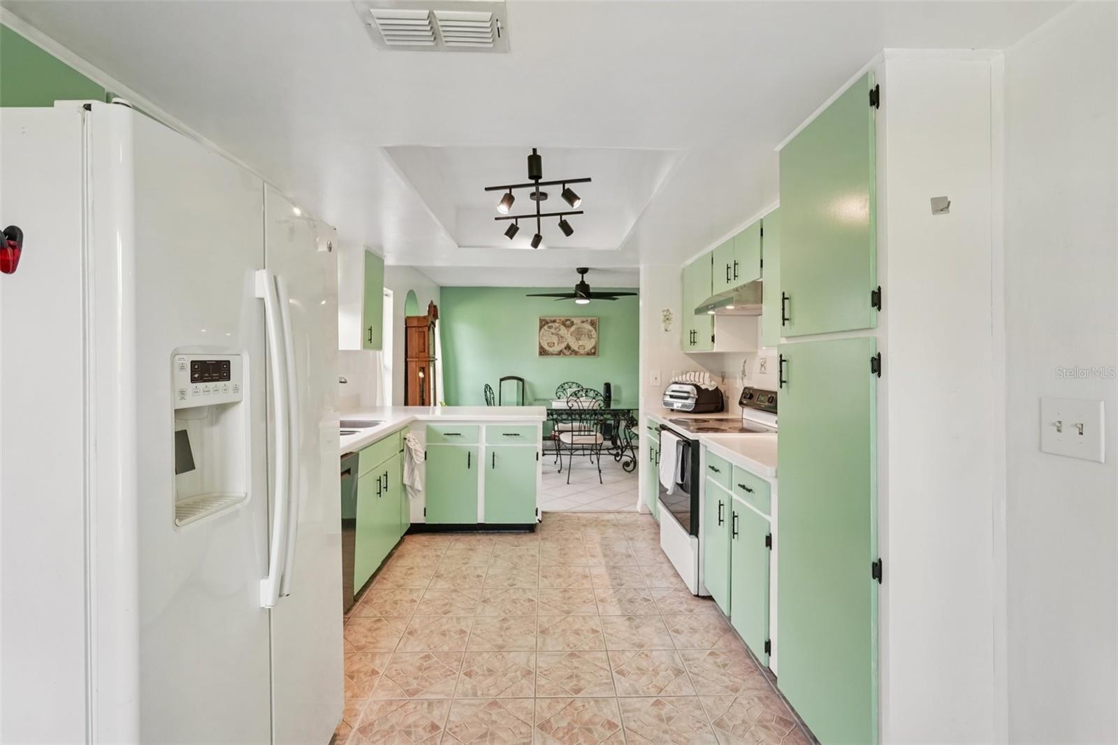 Image 11 of 51 For 1604 Leland Drive