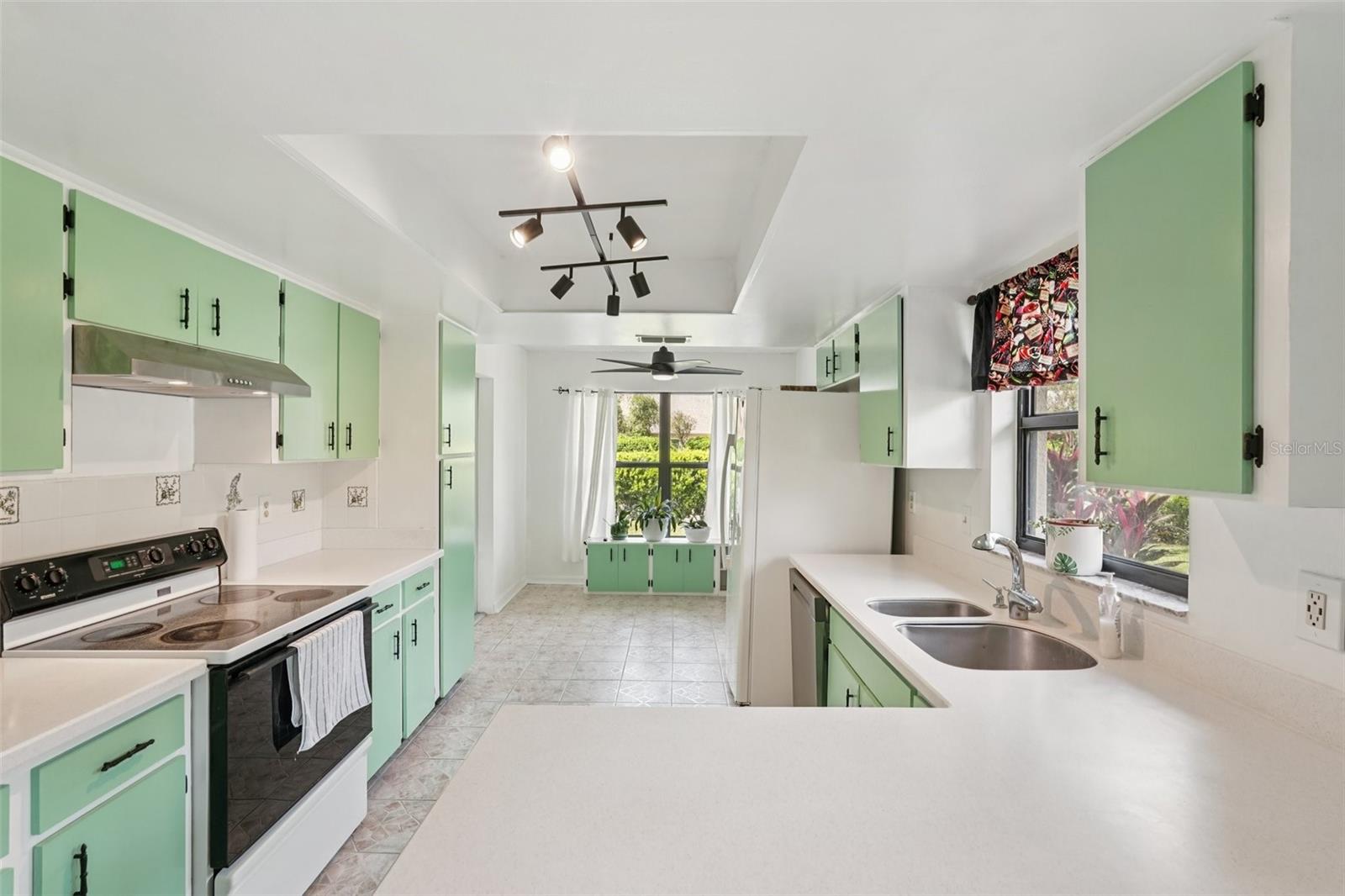 Image 9 of 51 For 1604 Leland Drive