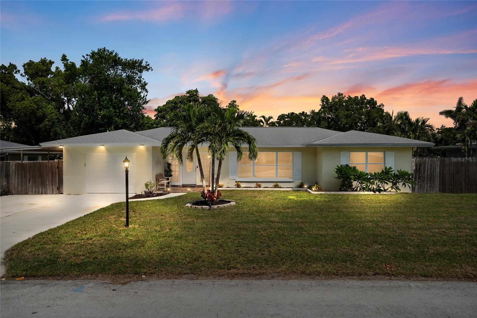 Details for 2979 Del Rio Drive, BELLEAIR BLUFFS, FL 33770