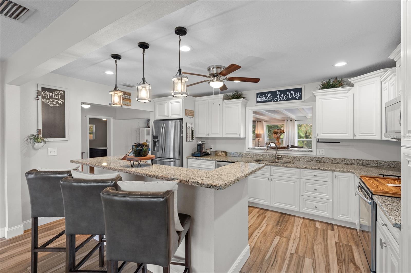 Listing photo id 9 for 2979 Del Rio Drive