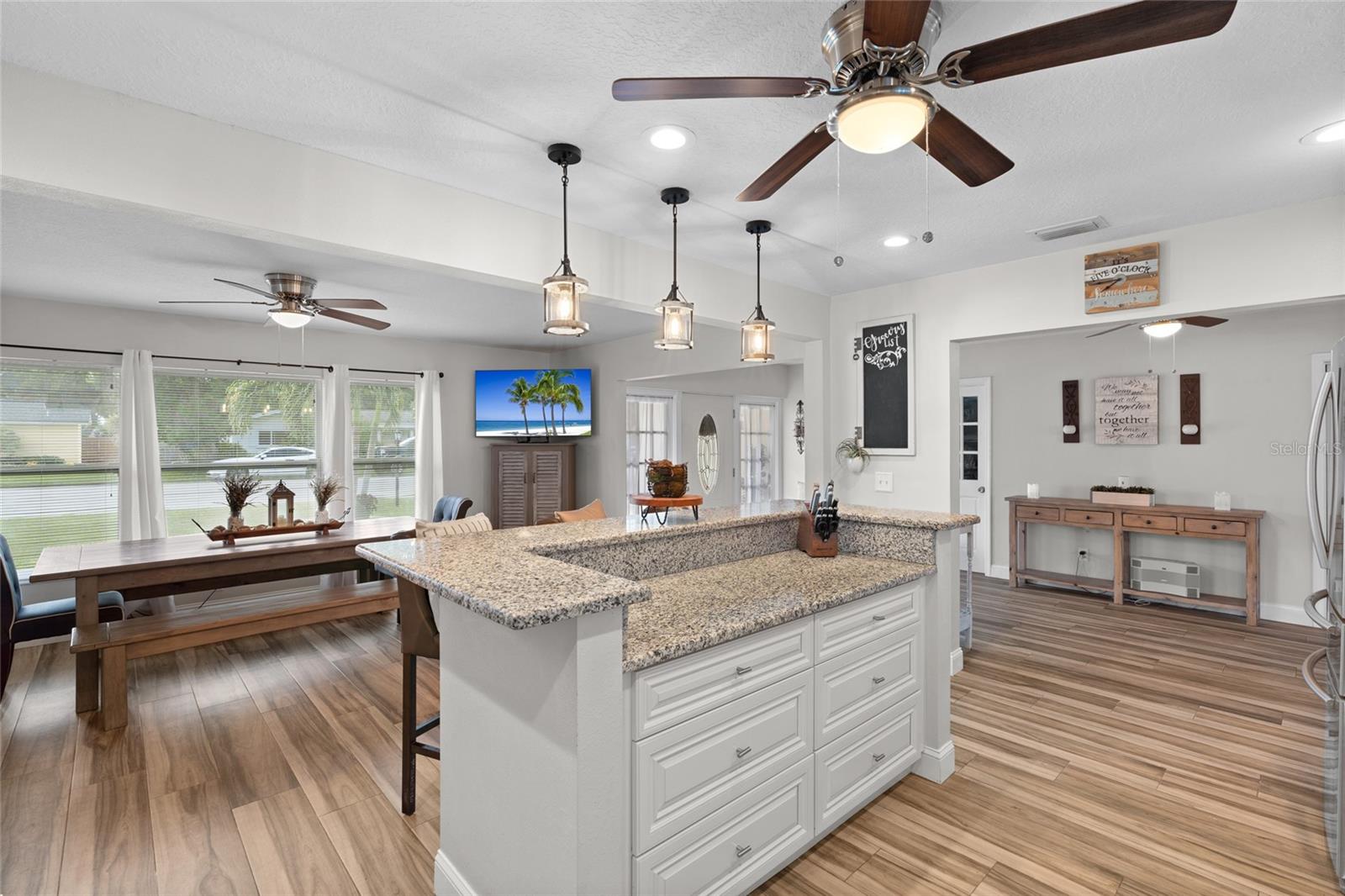 Listing photo id 10 for 2979 Del Rio Drive