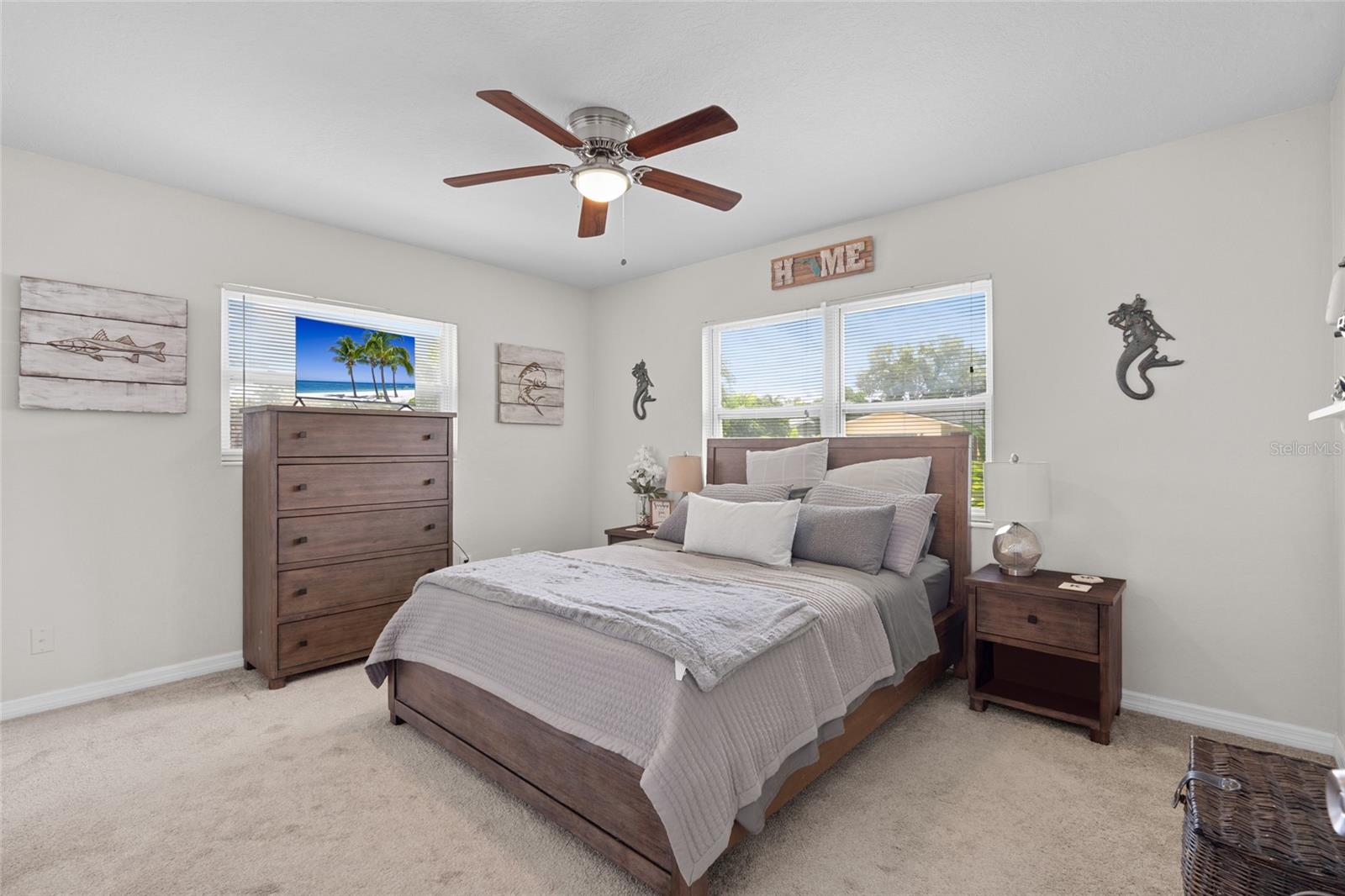 Listing photo id 16 for 2979 Del Rio Drive