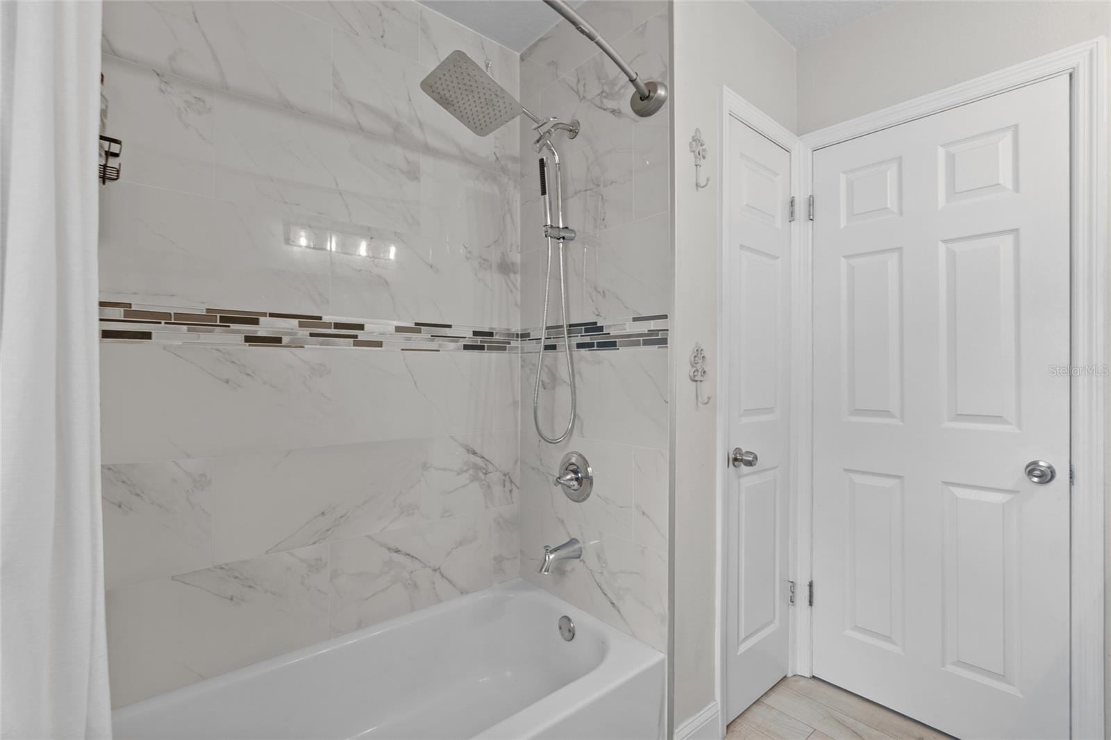Listing photo id 19 for 2979 Del Rio Drive