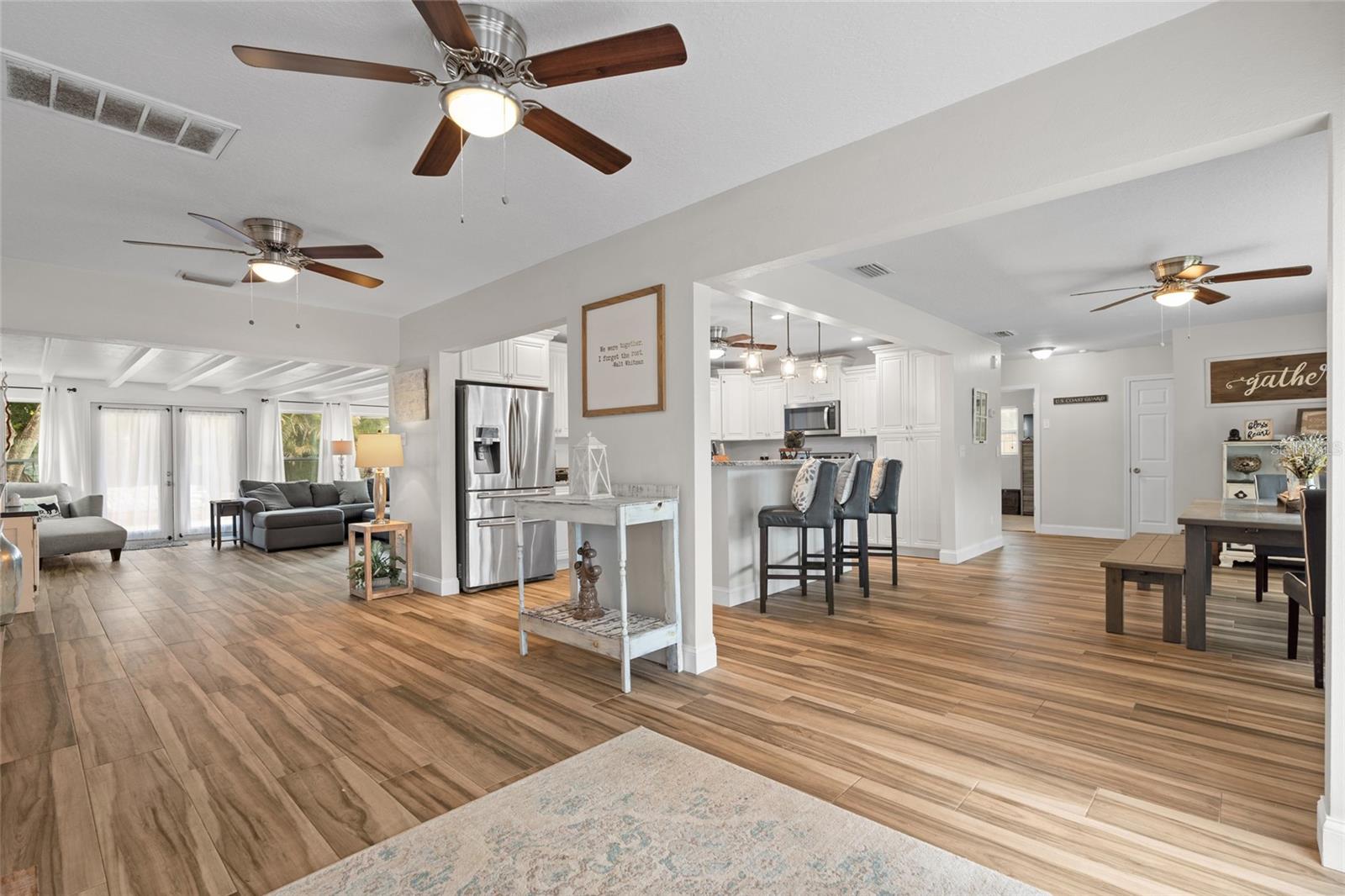 Listing photo id 4 for 2979 Del Rio Drive