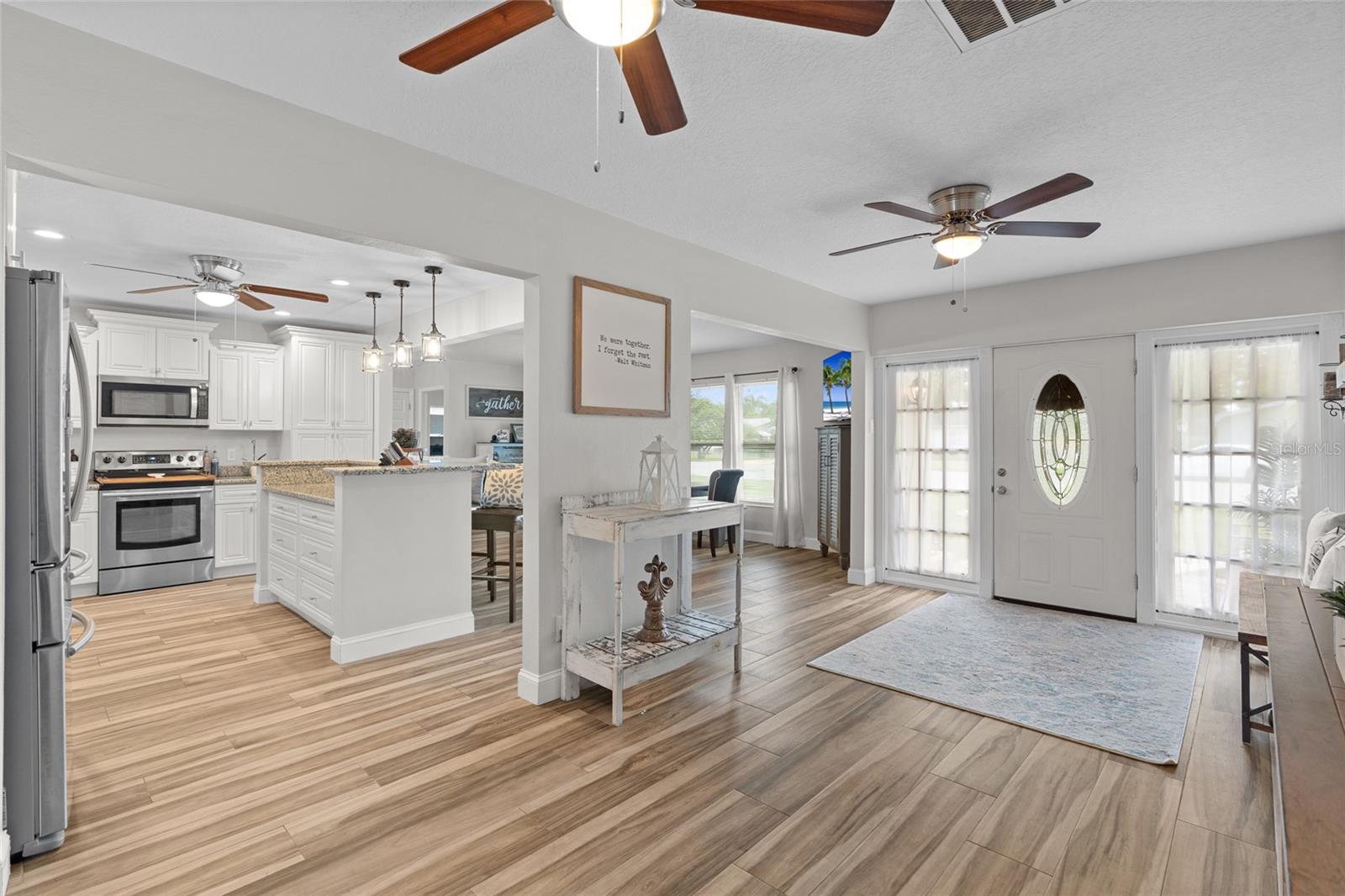 Listing photo id 6 for 2979 Del Rio Drive