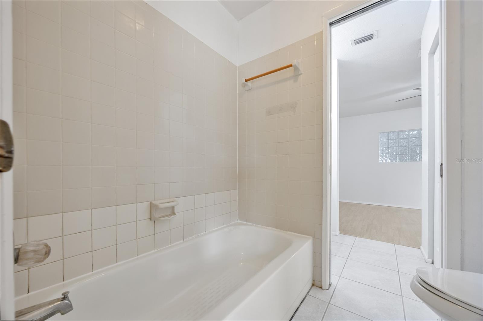 Image 14 of 32 For 5304 Ladywell Court