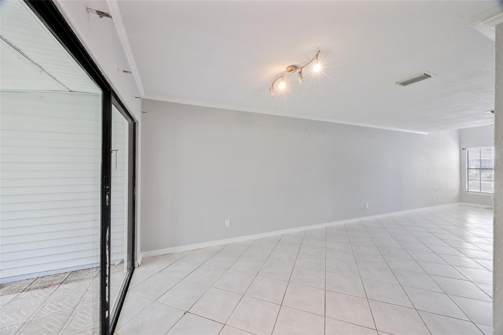 Image 8 of 32 For 5304 Ladywell Court