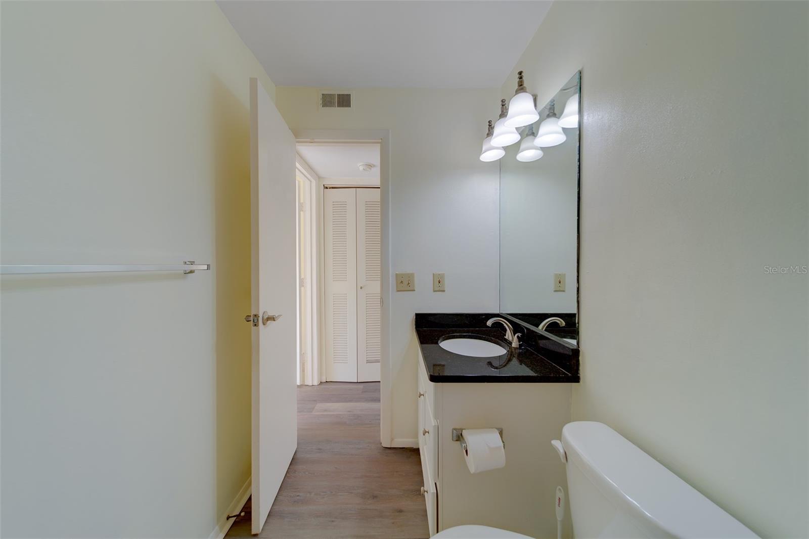 Image 20 of 41 For 115 112th Avenue Ne 605