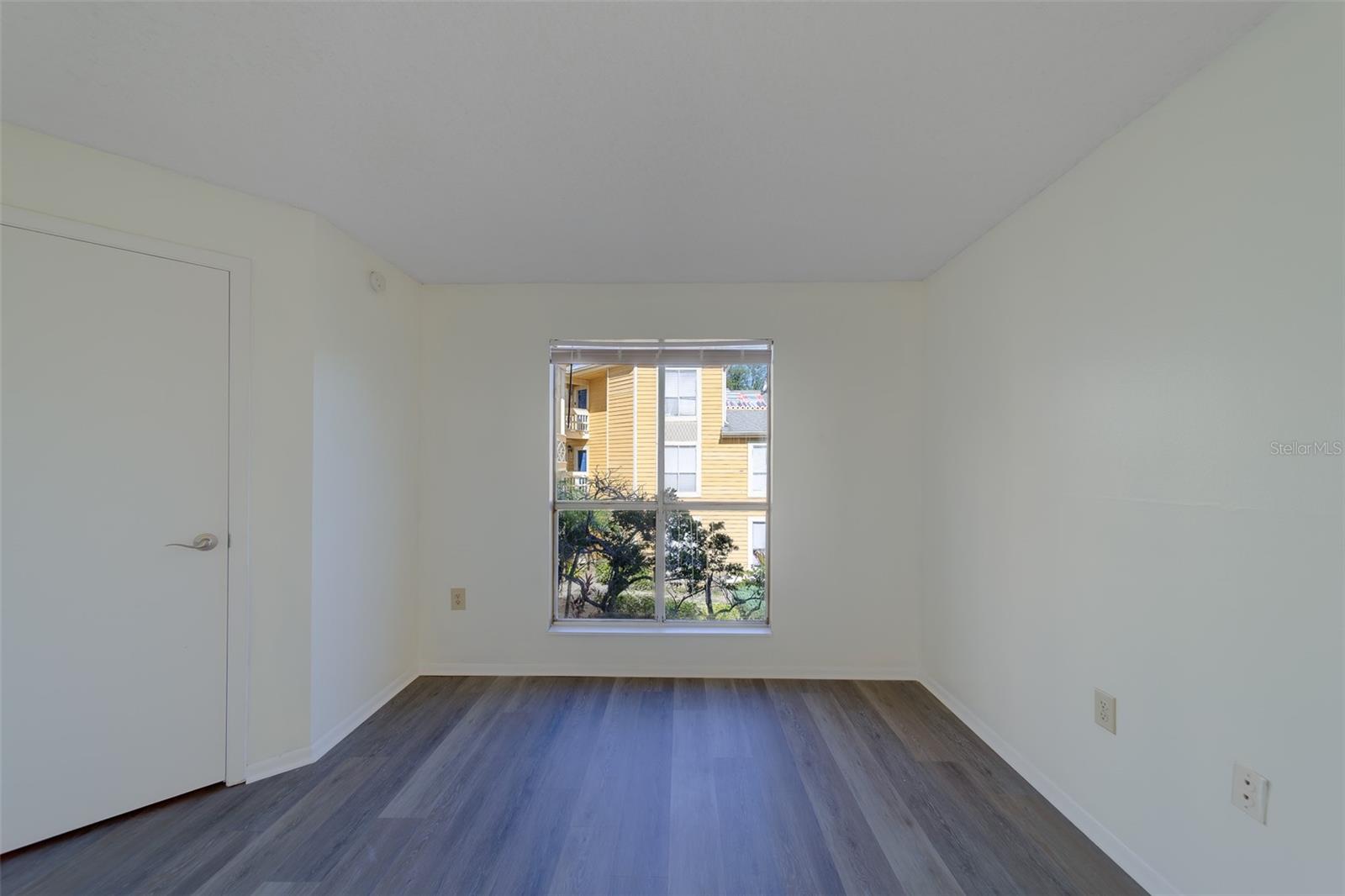 Image 24 of 41 For 115 112th Avenue Ne 605