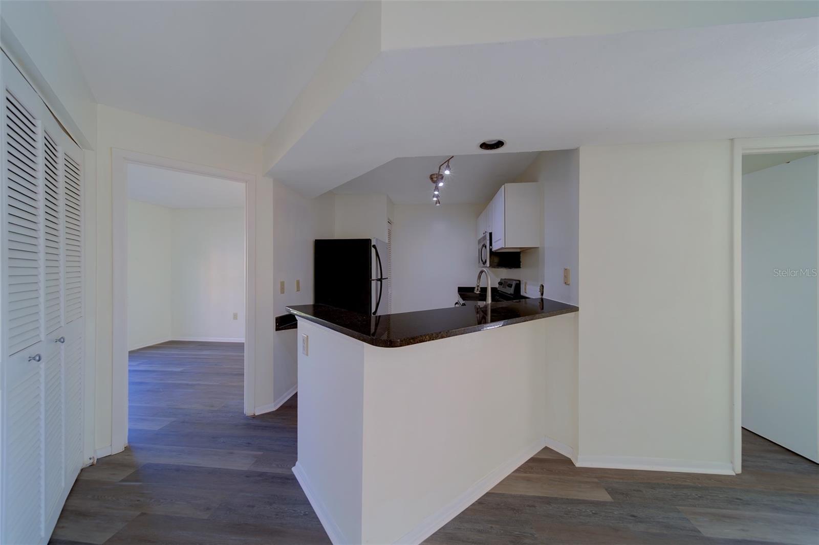 Image 8 of 41 For 115 112th Avenue Ne 605