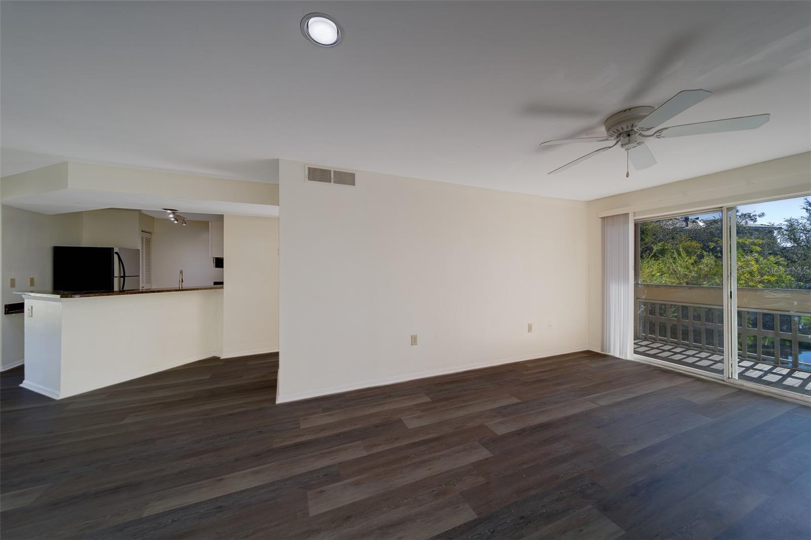 Image 9 of 41 For 115 112th Avenue Ne 605