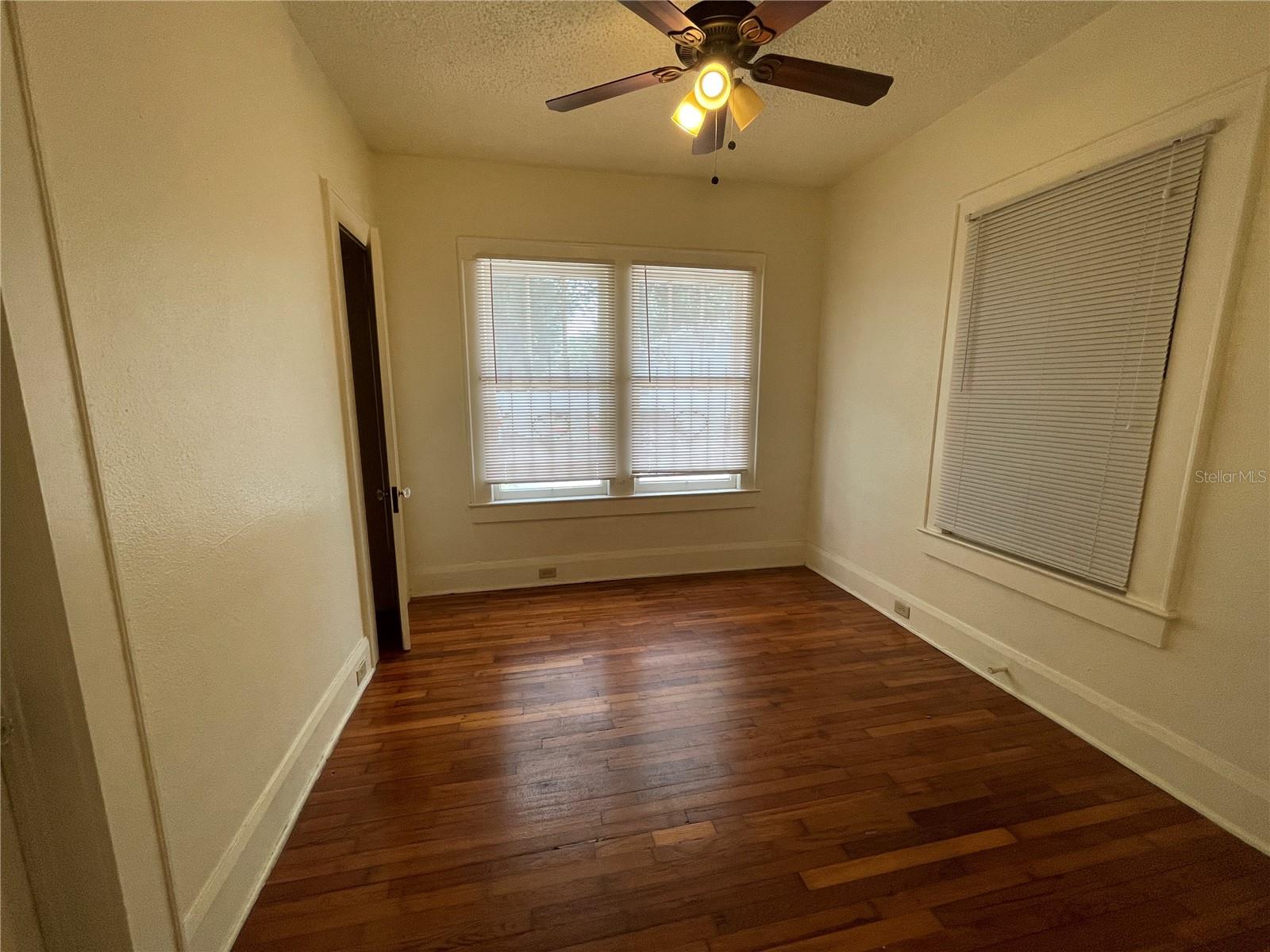 Image 10 of 18 For 4015 Seminole Avenue 3
