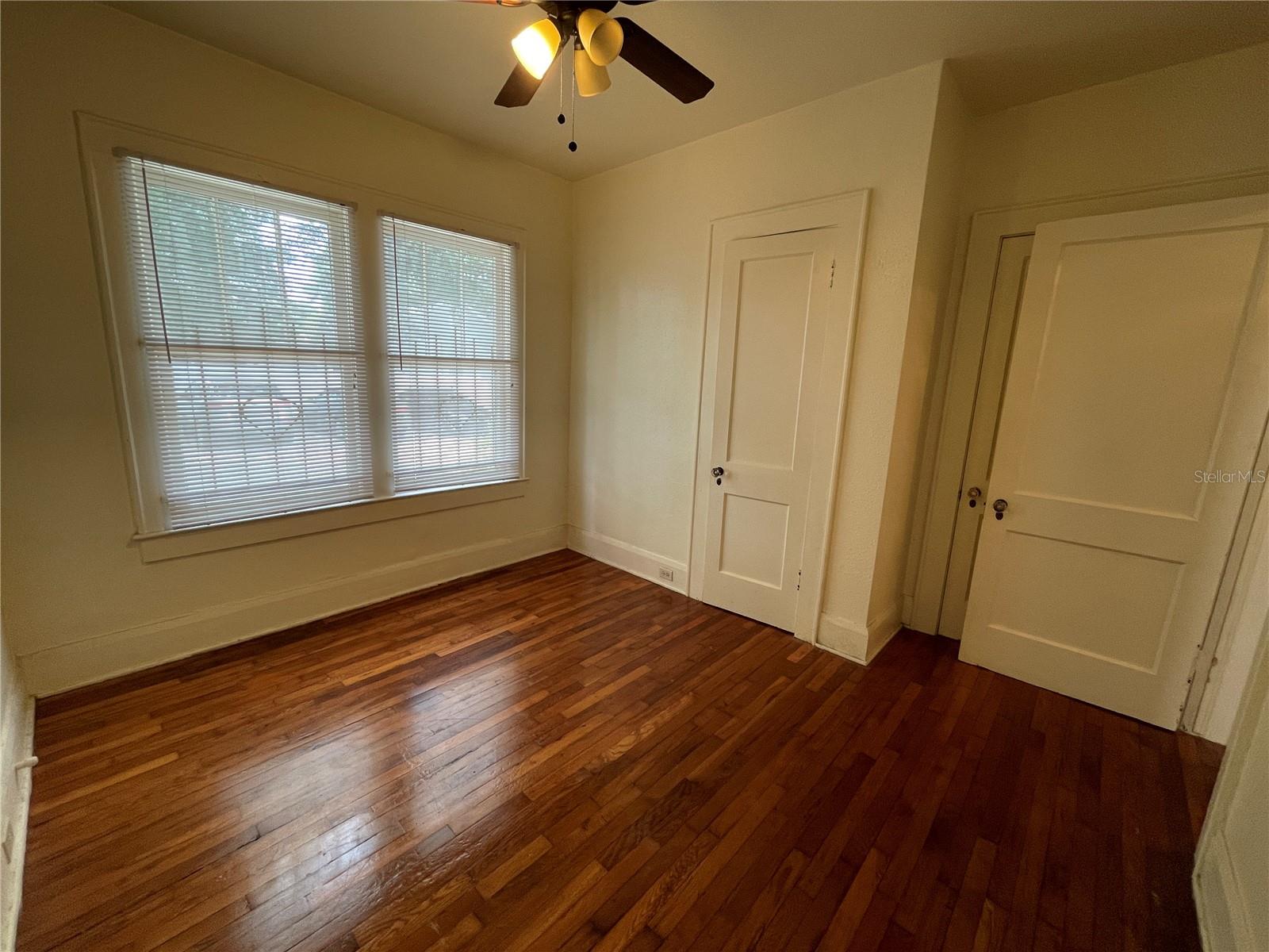 Image 13 of 18 For 4015 Seminole Avenue 3