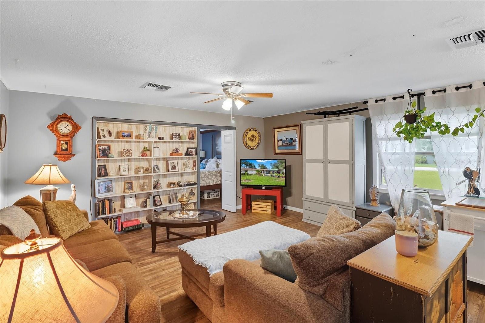 Listing photo id 9 for 10160 Bass Circle