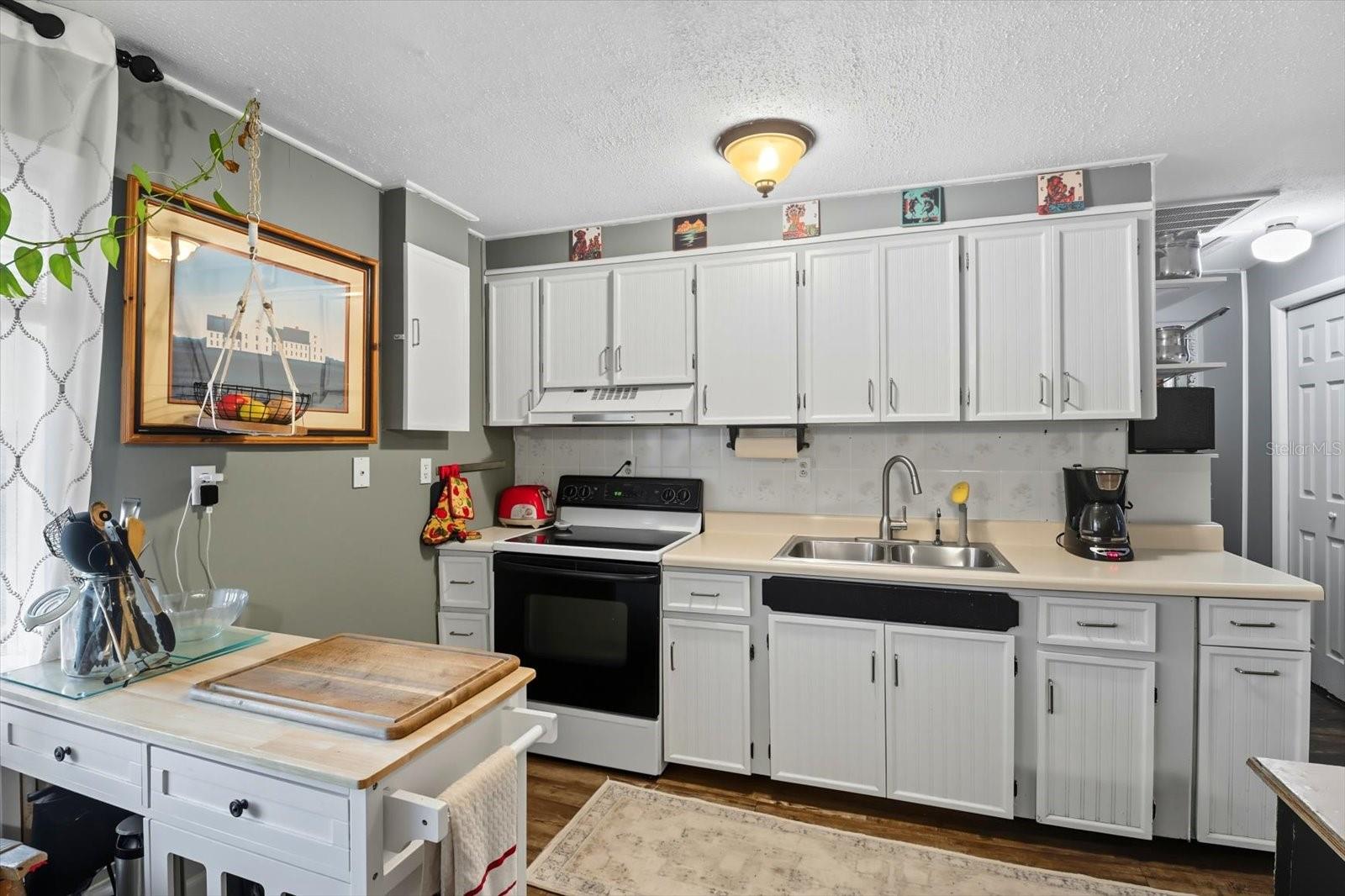 Listing photo id 12 for 10160 Bass Circle