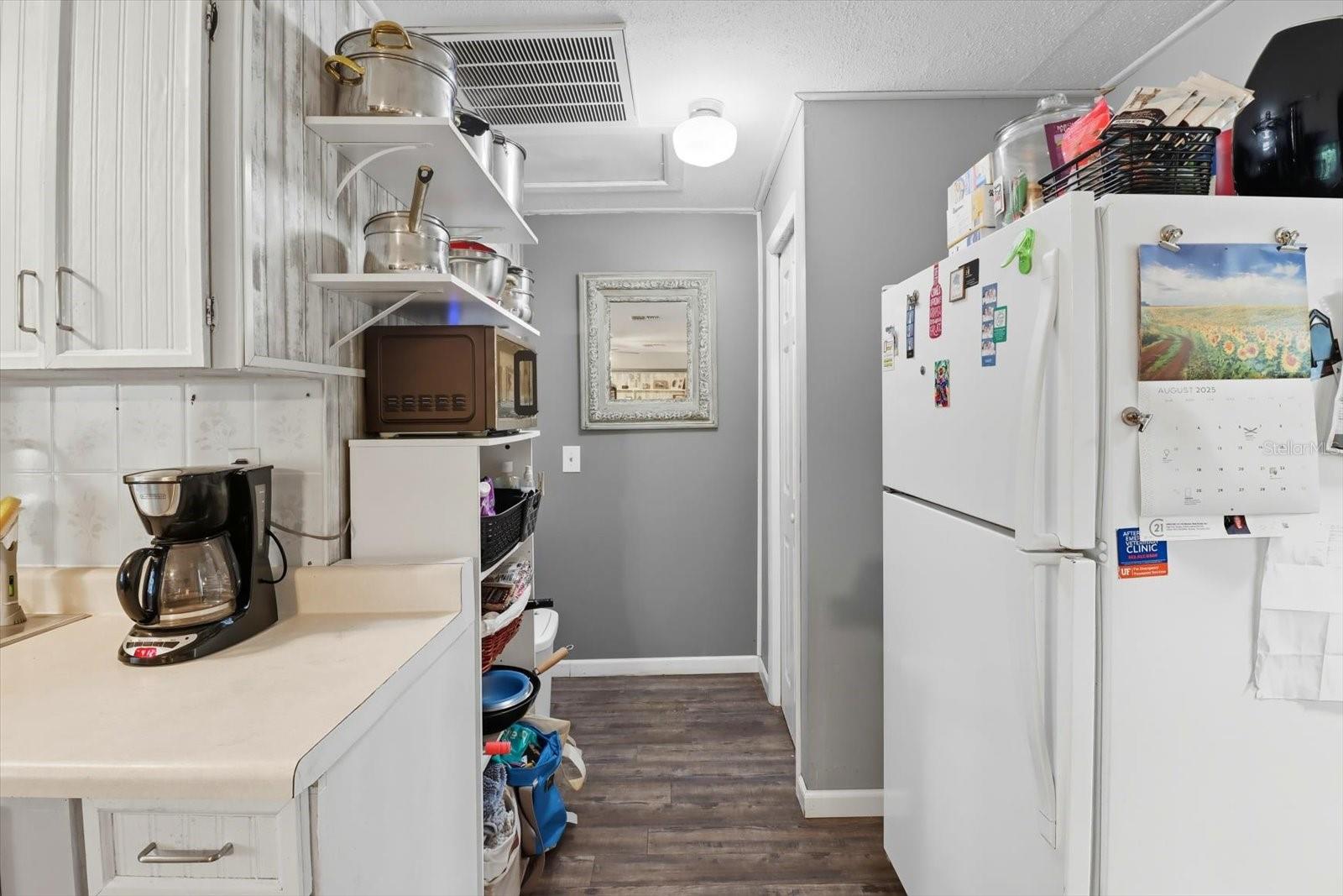 Listing photo id 13 for 10160 Bass Circle