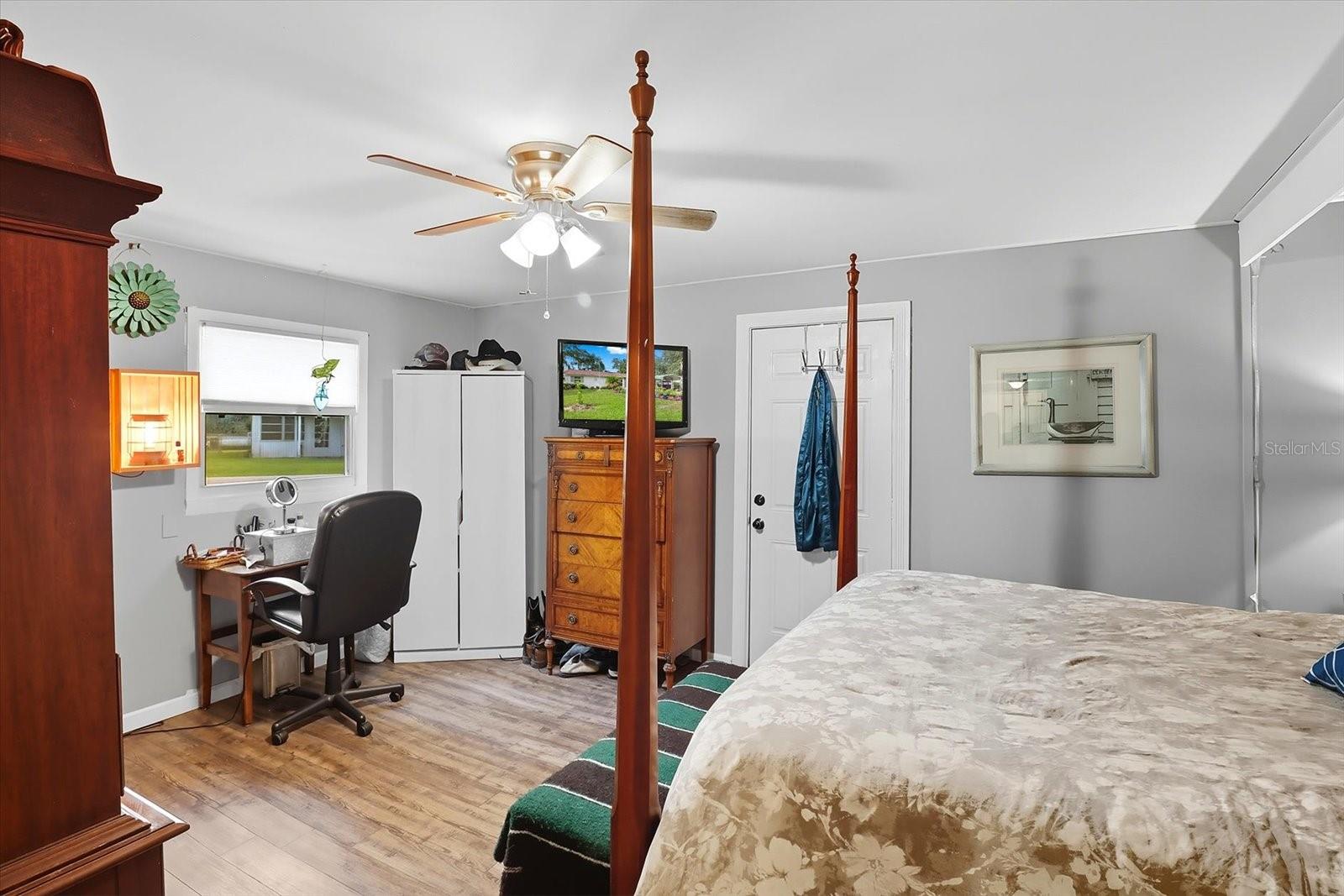 Listing photo id 14 for 10160 Bass Circle