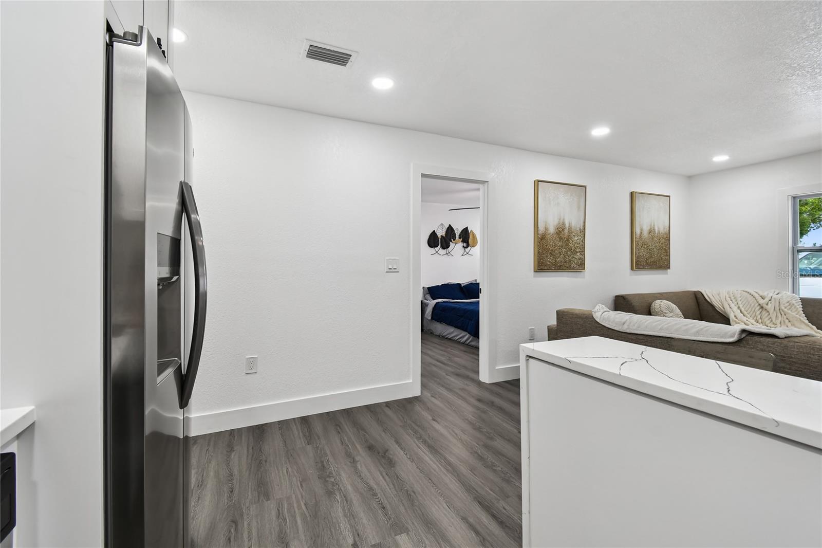 Image 25 of 67 For 5630 47th Avenue N