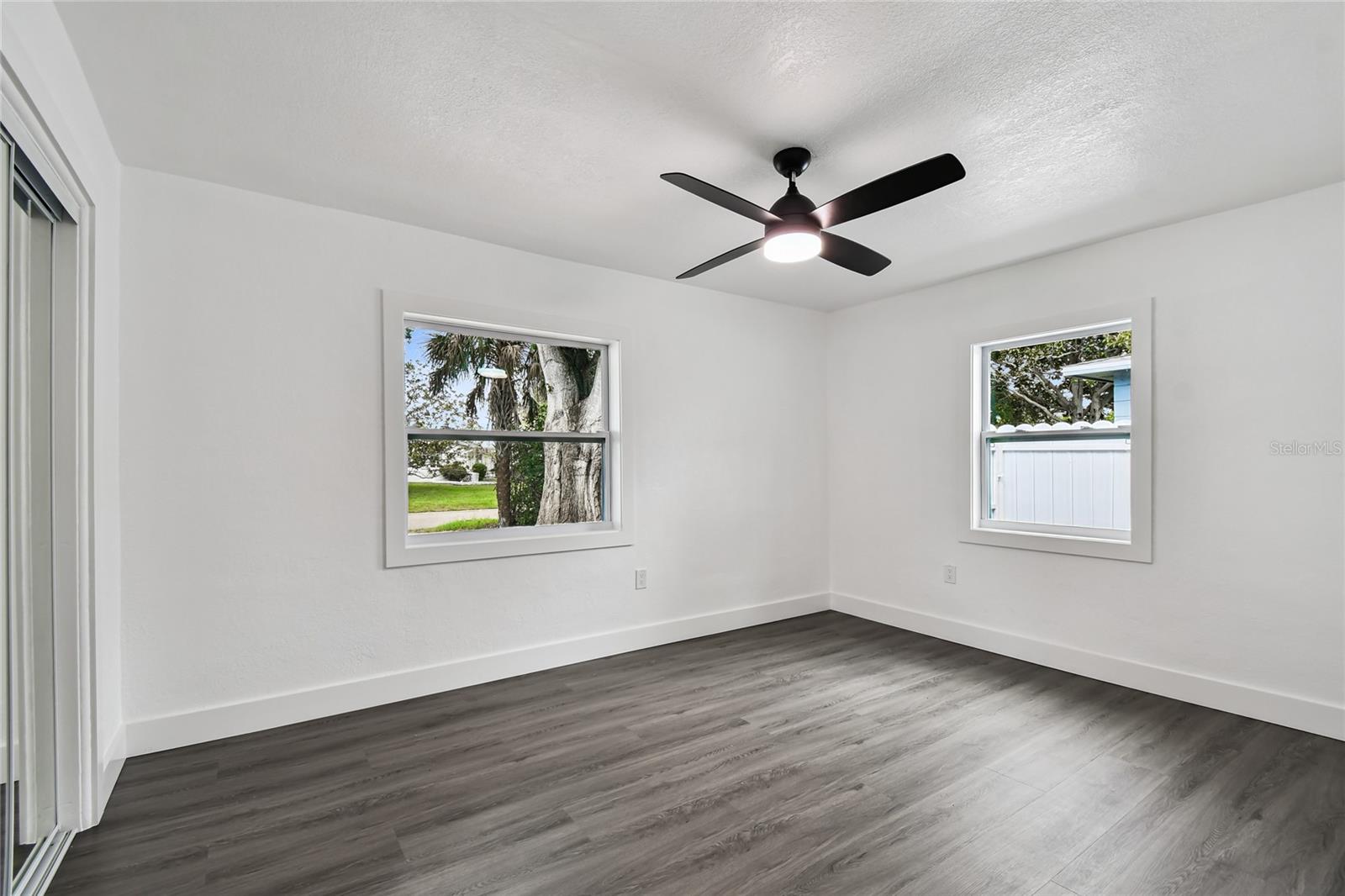 Image 27 of 67 For 5630 47th Avenue N