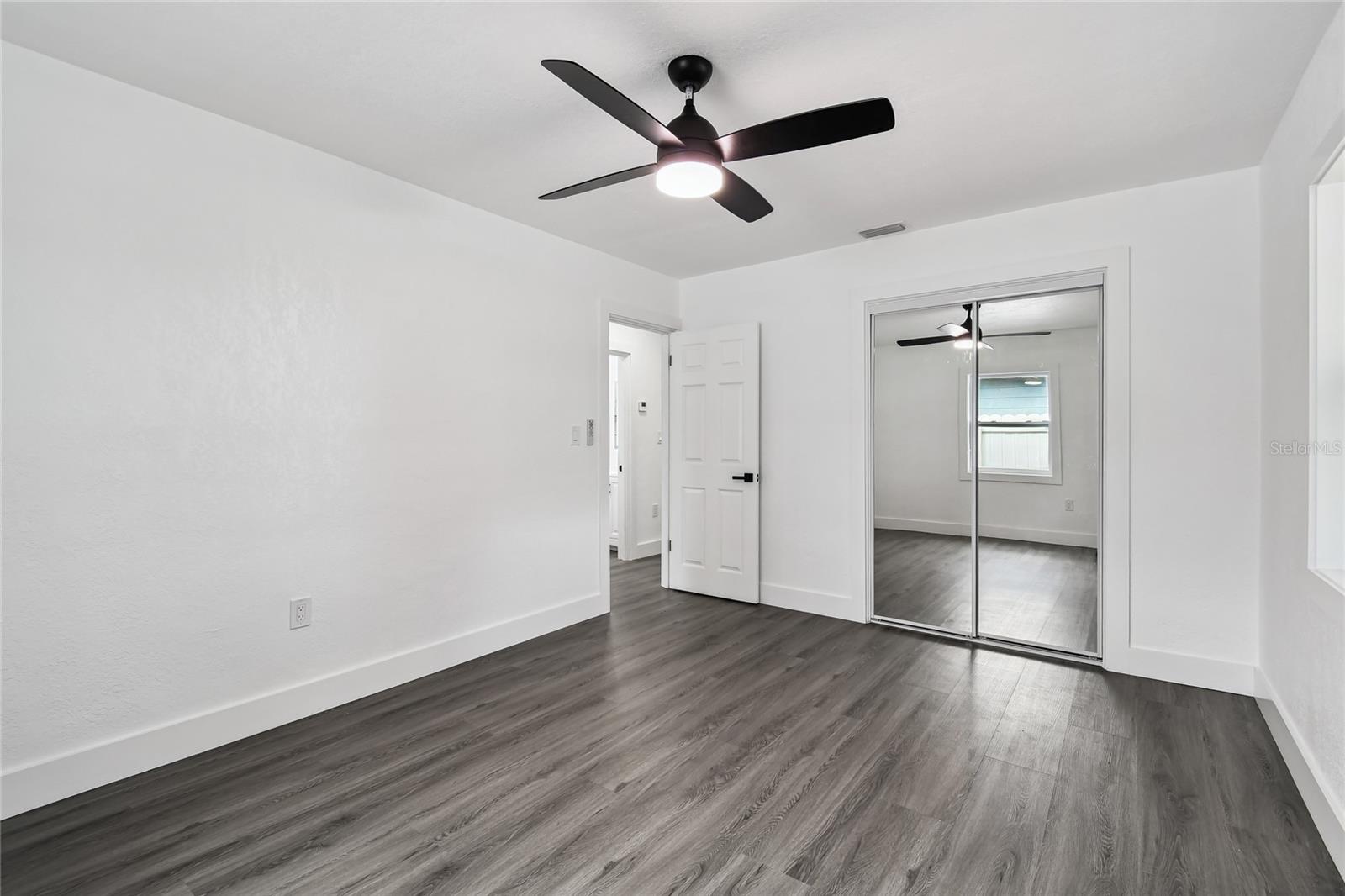 Image 29 of 67 For 5630 47th Avenue N