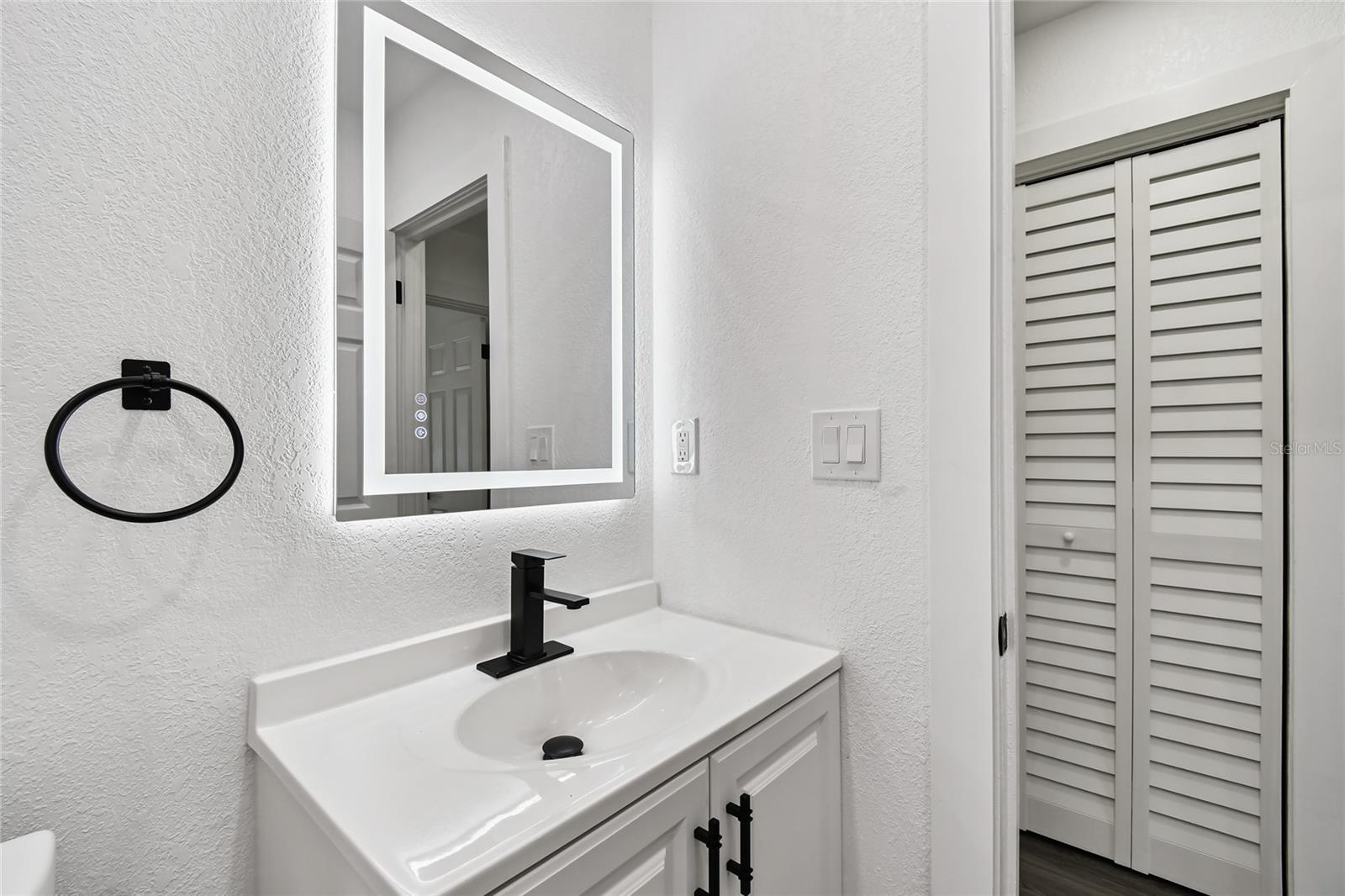 Image 33 of 67 For 5630 47th Avenue N